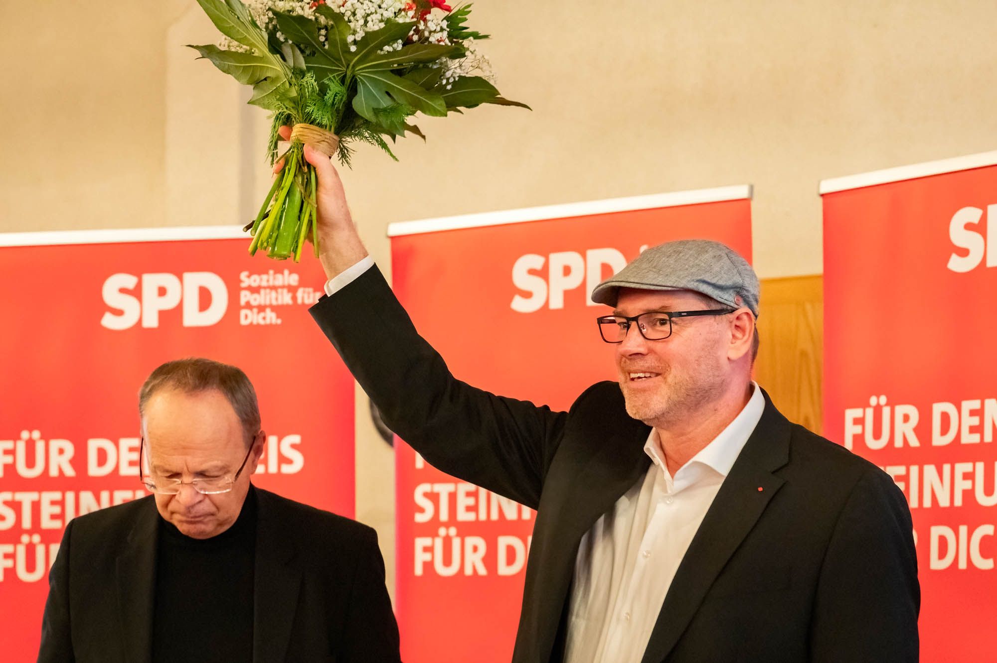 Die Delegierten der SPD-Ortsvereine im Bundestagswahlkreis 127 haben am Samstag auf der Ernennungskonferenz im Gasthaus Stapper in Ibbenbüren erneut Jürgen Coße als ihren Kandidaten für die Bundestagswahl im Februar aufgestellt.