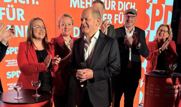 Seite an Seite mit Bundeskanzler Olaf Scholz standen die beiden SPD-Kandidatinnen und Kandidaten für den Kreis Steinfurt, Sarah Lahrkamp (l.) und Jürgen Coße (2. v. r.).