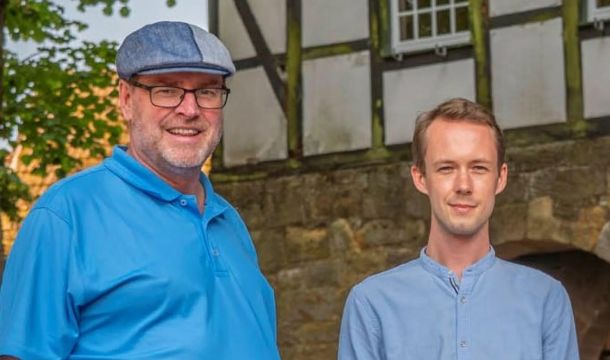Drei Monate lang hat Max Mitchell (27, r.) aus Christchurch in Neuseeland ein Praktikum im Bundestagsbüro des Abgeordneten aus dem Kreis Steinfurt, Jürgen Coße (SPD, l.), absolviert. Foto: Büro Coße/Norbert Gaßner
