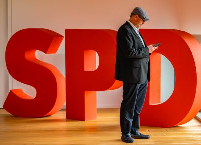 Ab sofort informiert Jürgen Coße, der SPD-Bundestagsabgeordnete für das Tecklenburger Land und das nördliche Münsterland, auch über einen eigenen WhatsApp-Kanal. Der Kanal heißt „Jürgen Coße – Bundestagsabgeordneter“.