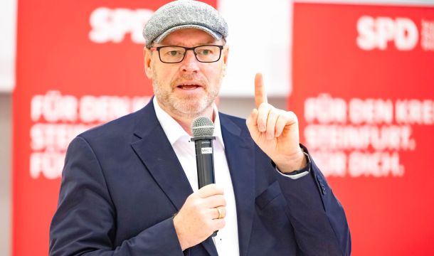 „Über drei Millionen Euro sind seit 2021 für den Unterhalt von Sportanlagen vom Bund in das Tecklenburger Land und das nördliche Münsterland geflossen“, sagt der zuständige SPD-Bundestagsabgeordnete Jürgen Coße.